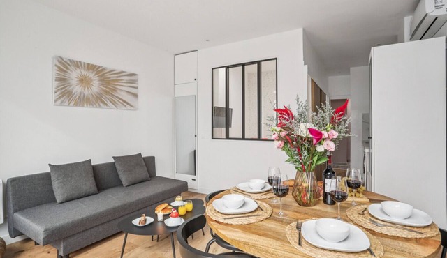 Lavie Maison: Eiffel A/C & Hot Tub