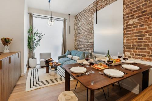 Lavie Maison Marais Luxury, Hot Tub and AC