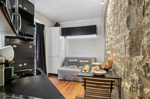 Lavie Maison: Marais Studio Gem