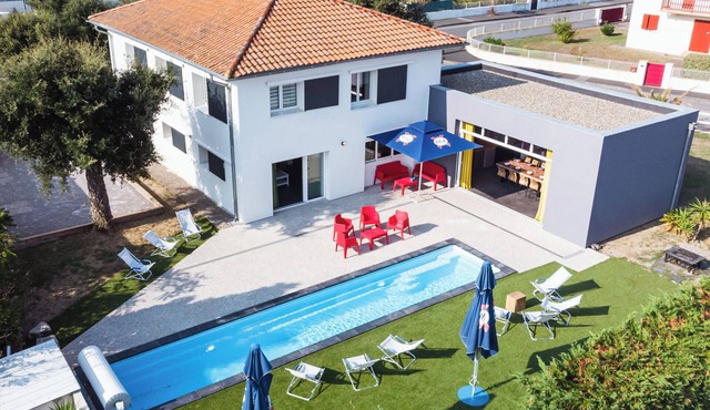 Lavilla2laplage:shops, beach on foot, 7 bedrooms, living/dining room 95 m2