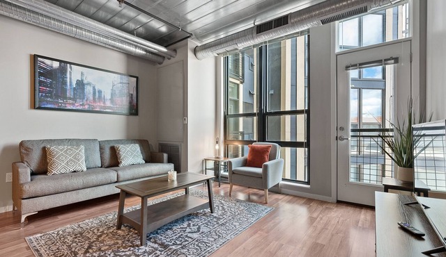 Lavish 2 Bedroom Condo with Unmatched Amenities 427