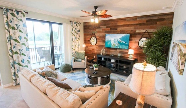 Lavish 2 BR lakefront condo with golf course views | Lakewood Ranch - Endless View