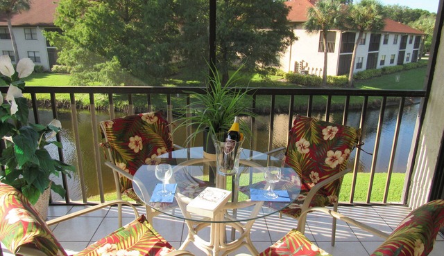 Lavish 2BR Condo! Two Pools & Hot Tubs · IMG 5 Mins · Anna Maria Island 15 Mins