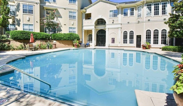 Lavish 5 Star Unit☆☆☆☆☆Heart of Buckhead!!