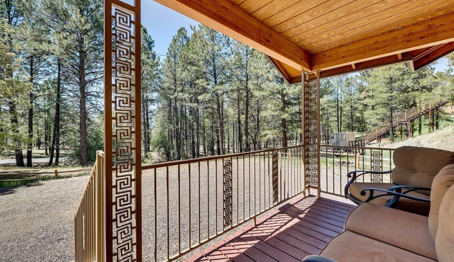 Lavish Alpine Arizona Cabin Rental w/Views!