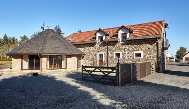 Lavish and Classic Retreat in St. Andrews