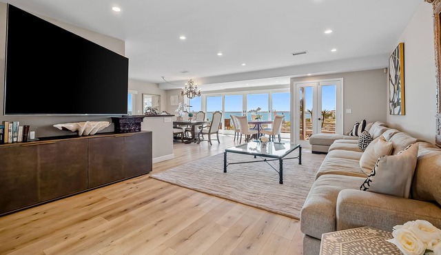 Lavish Dog-Friendly Estate- Epic Ocean Views, Private Pool, Hot Tub & Central AC
