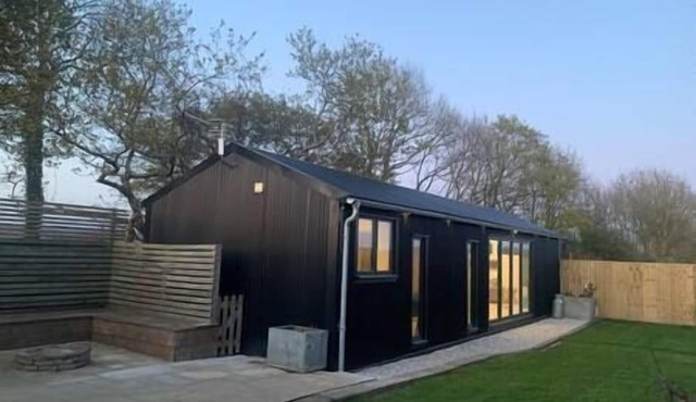 Lavish Dorset countryside retreat with hot tub