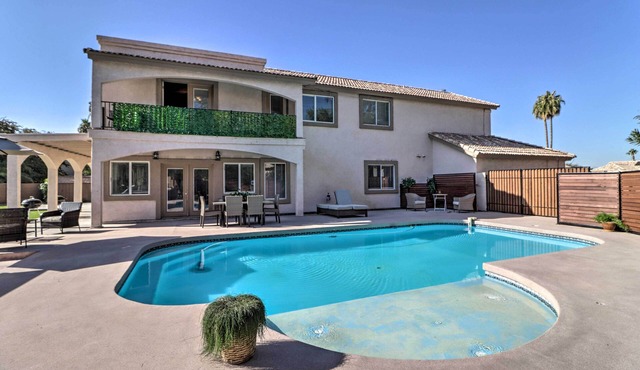 Lavish Family Escape w/Game Room in Avondale!