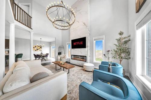 Lavish Home on Hamilton Mountain