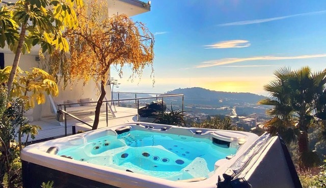 Lavish Ibiza-Styled Villa in Barcelona