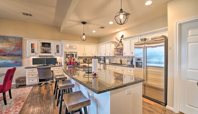 Lavish Lakefront House w/Pool Table & Patio!