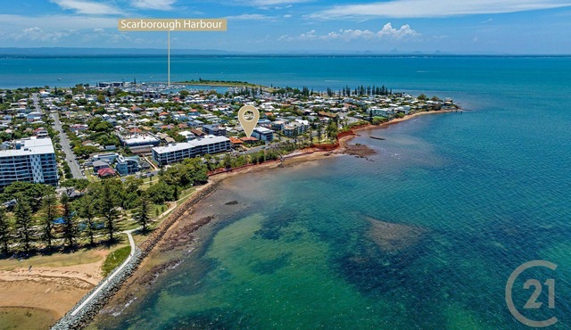 Lavish Landsborough Waterfront with views and a pool