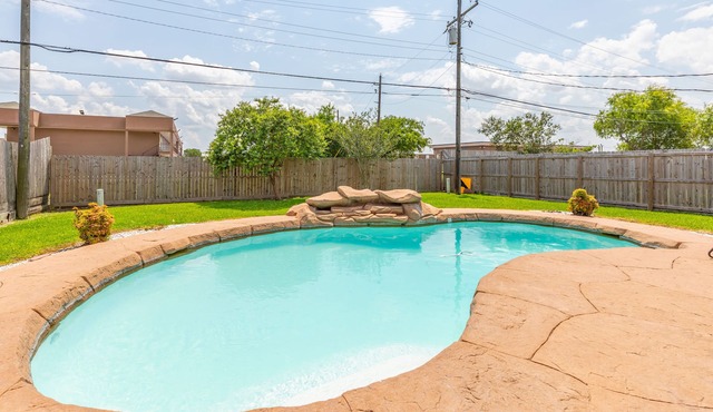 Lavish Living on 37 W/Private Pool - Heated Pool Optional