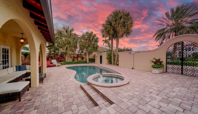 Lavish Mediterranean Villa With Direct Ocean Access