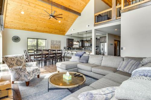 Lavish Retreat with Decks, Steps to Table Rock Lake!