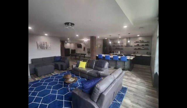 Lavish Rooftop Condo B