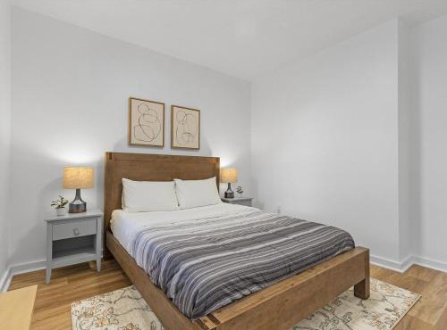 Lawrenceville Central !2 Stylish and Quiet One Bedroom Apartment with Free Street Parking