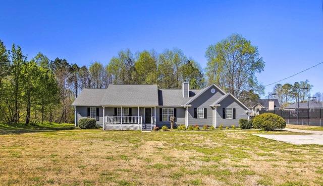 Lawrenceville Home: Close to Parks & Dining!