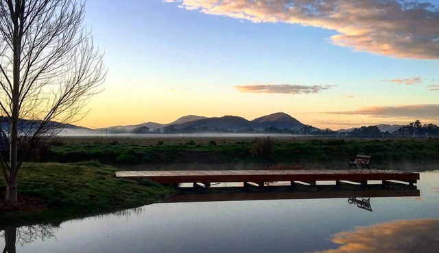 Lawson Farm Cottage - Charming farm stay