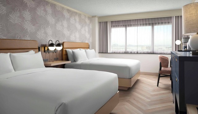 LAX Comfort for Families | Pet-Friendly, Shuttle, Pool, Close to Attractions