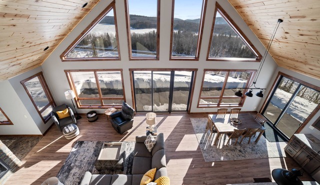 Lax Lake View Retreat