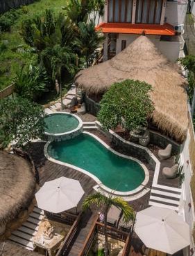 Layla Cabana - 7BR Villa in Pererenan - With Private Pool, Spa, Cinema & Gym