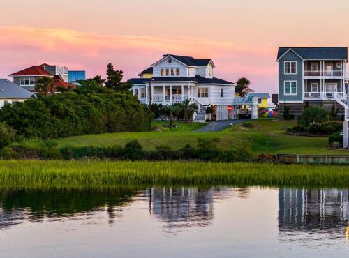 LayLow Oceanview House , Hot Tub, Arcade & Golf