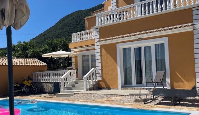 LAZAROS villa in Agios Matheos Corfu