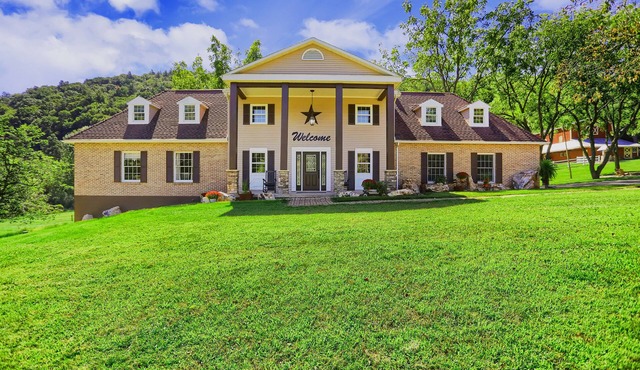 Lazy 8 is a remodeled historical farmhouse in the countryside of Snyder Co., PA