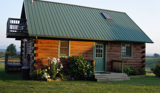 Lazy Acres Log Cabins on a beautiful farm 5m from downtown Lexington. VMI W&L 5m