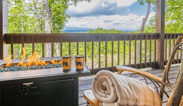 Lazy Bear Cabin | 3BR 2.5BA Mountaintop Retreat | Stunning Views | Hot Tub | Fire Pit