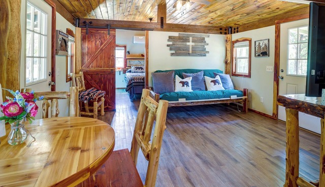 Lazy Bear Cabins 1 at Tuskahoma Near Sardis Lake!
