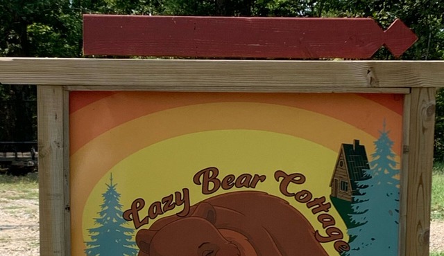 Lazy Bear Cottage with Beautiful view and Fiber Internet!