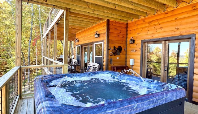 Lazy Bear Lodge 5 Bedroom Cabin by RedAwning