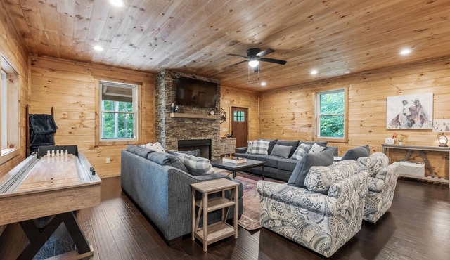 Lazy Bear Lodge by Inn & Spa at Cedar Falls