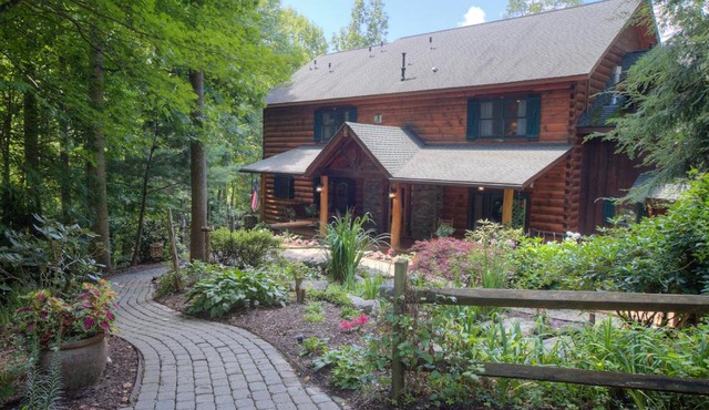 Lazy Bear Lodge