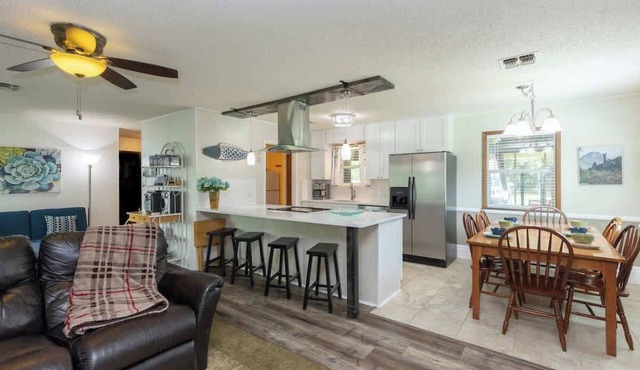 Lazy Cove Waterfront Getaway on Lake Lbj!