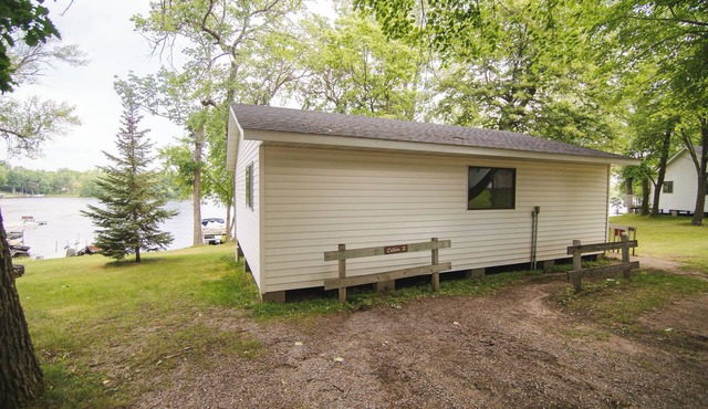 Lazy Days, a 3BR lakefront cabin on the Horseshoe Chain of Lakes in Richmond, MN
