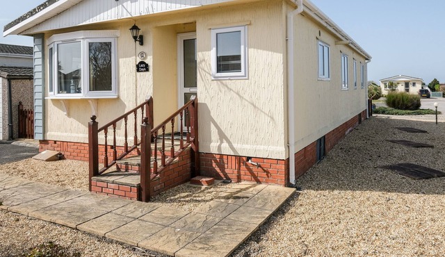 LAZY DAYS, family friendly, with a garden in St Merryn