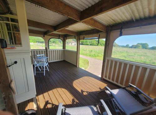 'LAZY DAYS' self contained Tiny Home for adults only