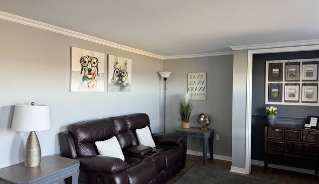 LAZY DAYZ Sunset Views and 2 minutes drive to Picton Main Street