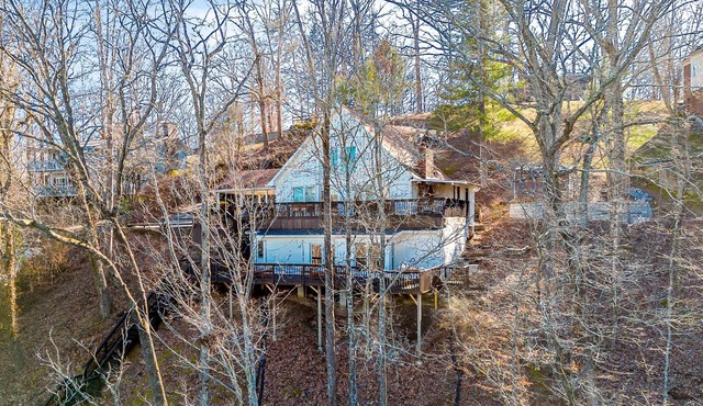 Lazy Daze Lake House - A Beautiful Remodeled A-Frame Style Lake House!