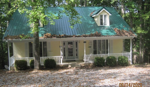 Lazy Daze on the shores of beautiful Lake Barkley!