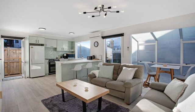 Lazy Daze Retreat with Parking and Wi-fi