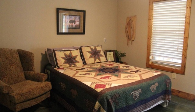 Lazy G Cabin #5 (Duplex Cabin)