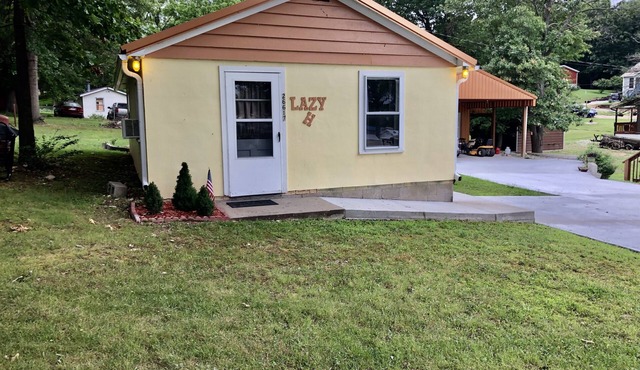 Lazy H Cabin Hyer Retreats LLC. Sleep Eat and Fish! on the 81mkr Warsaw MO