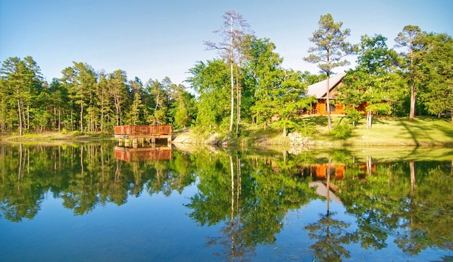 Lazy J Hideaway -Hot Tub, fire pit, secluded cabin