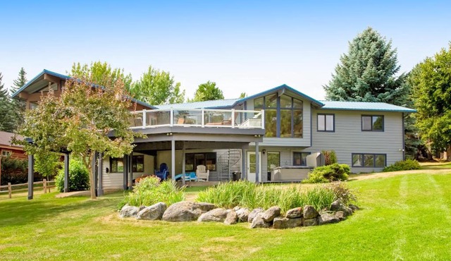 Lazy K on Peaceful Bay - Lake House