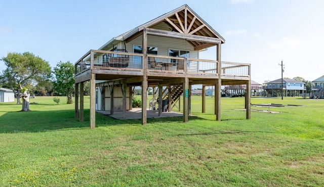 Lazy Lagoon - Budget friendly bayside home with amazing views!